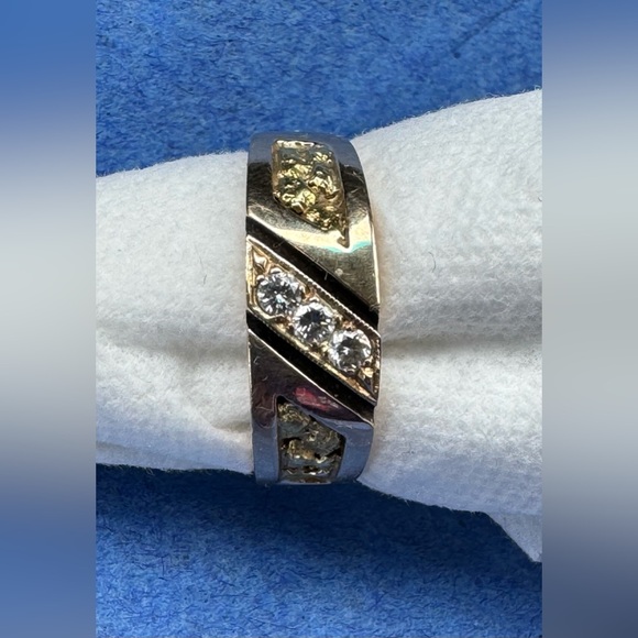 14K yellow gold and diamond men’s ring